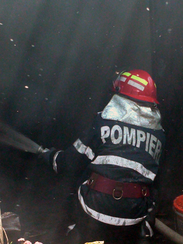 Pompier (c) eMM.ro
